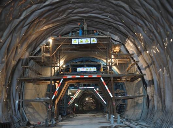 山西经典隧道防水板铺设台车